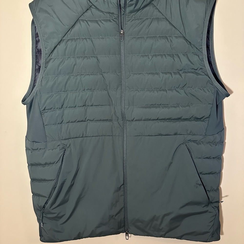 Lululemon Men's Puffer Vest- Down for it all vest